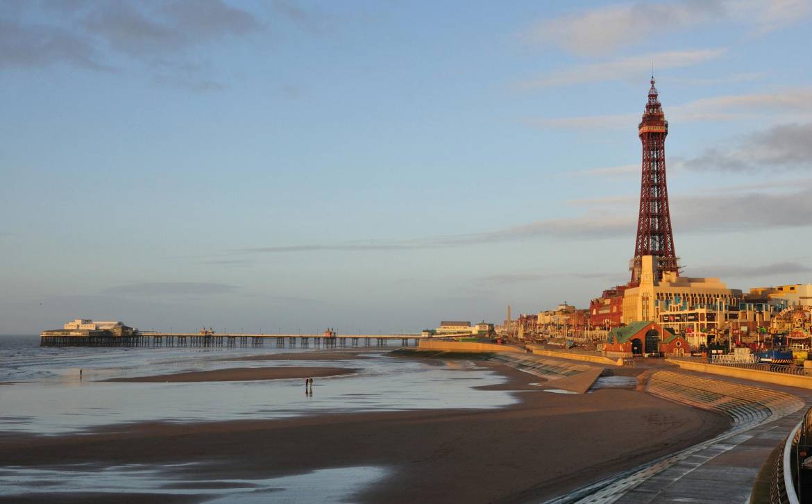 The-Blackpool-Tower-and-Beach-V2.jpg